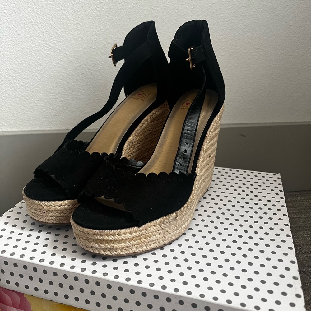 Wedge Sandals - Picture 2 of 6
